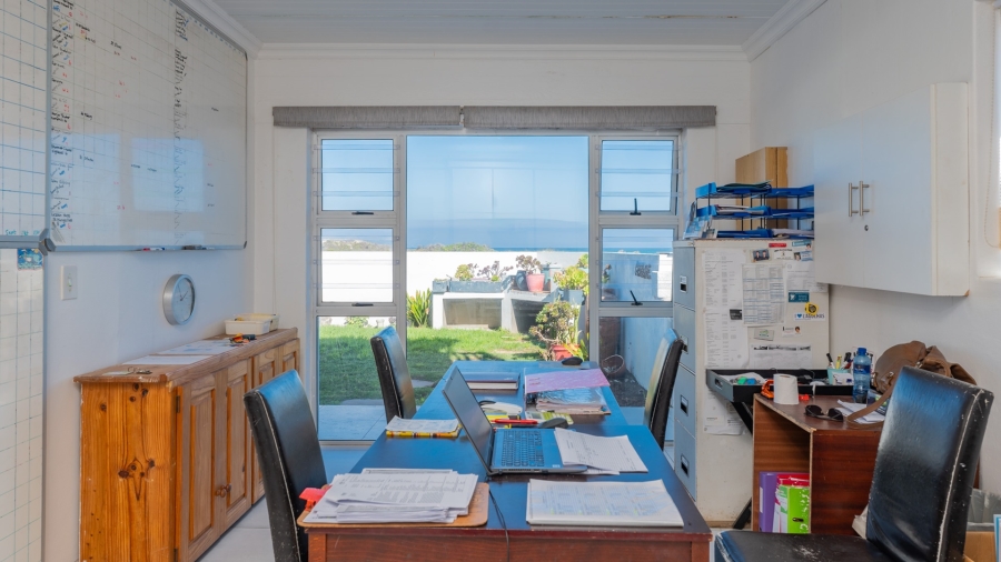 7 Bedroom Property for Sale in Struisbaai Western Cape